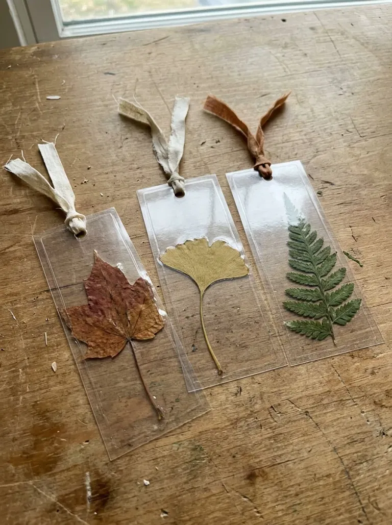 Leaf Bookmarks for Guests